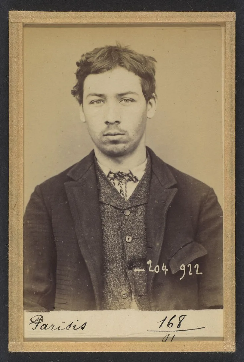 Parisis. Charles. 20 ans, né à Aubervilliers (Seine). Tailleur d'habits. Outrages anarchistes. 10/7/93. — Alphonse Bertillon
