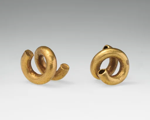 Gold and copper alloy spiral