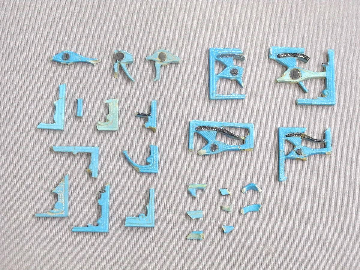 Fragments of wedjat eye amulets — Unknown