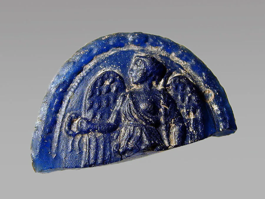 Glass medallion of winged Victory — Unknown