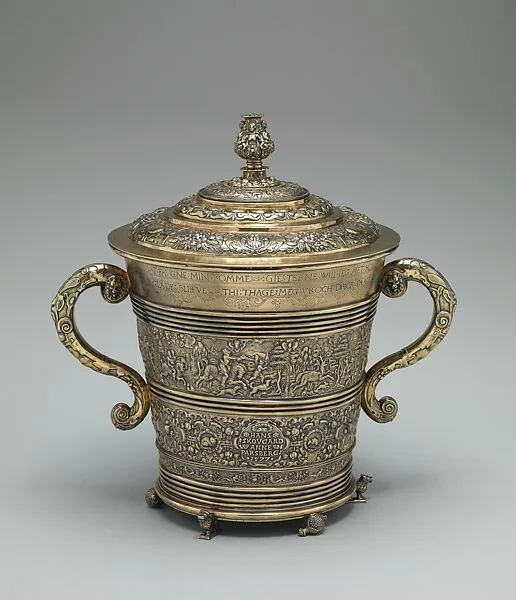 Bucket with cover — Elkington & Co.
