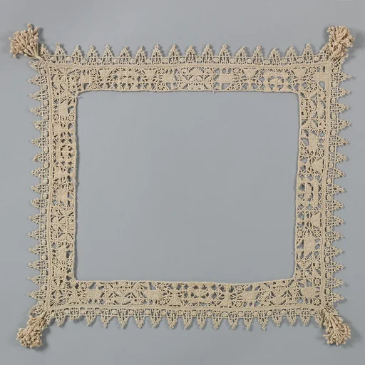 Border for a cover