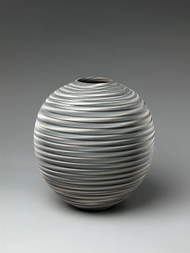 尾形香三夫作 練上壺 「眩暈」|Spiraling Vessel, Dizzy Shadings (Genun)