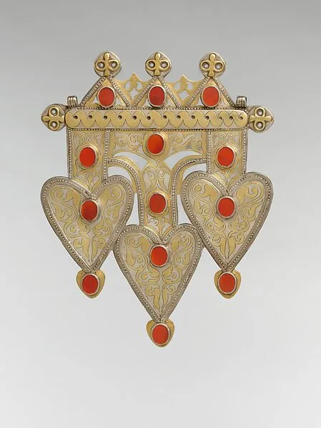 Triple Cordiform Pendant — Unknown