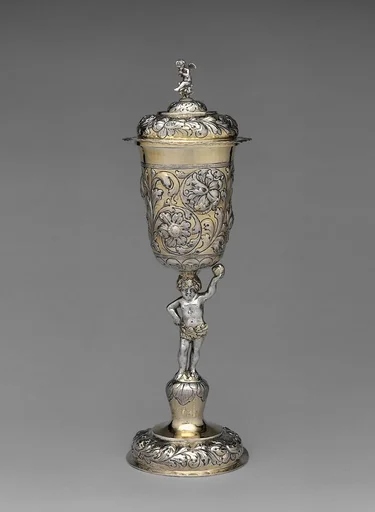 Standing cup with cover