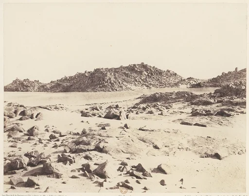 Première Cataracte, Montagnes Granitiques Couvertes de Sables