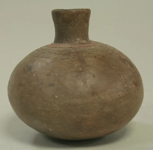 Single Spout Bottle with Incised Rings