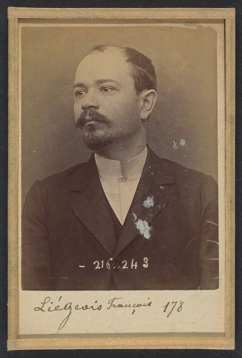 Liégeois (ou Liegois), François. 30 ans, né à Vilette (Meurthe & Moselle). Cordonnier. Anarchiste. 26/3/94. — Alphonse Bertillon