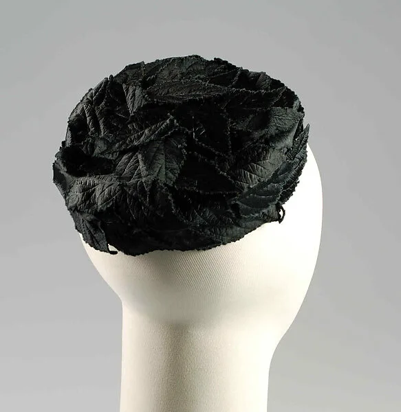 Cocktail pillbox hat — Cristobal Balenciaga|EISA|House of Balenciaga