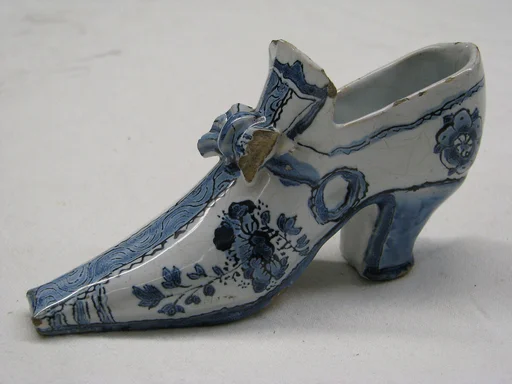 Shoe