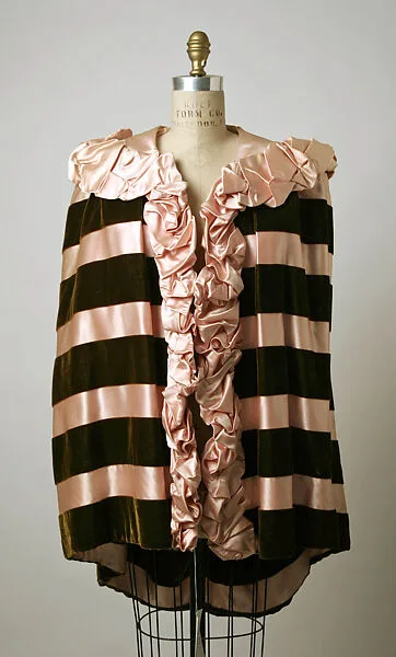 Cape — Elsa Schiaparelli