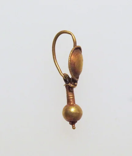 Gold earring with disc and pendant