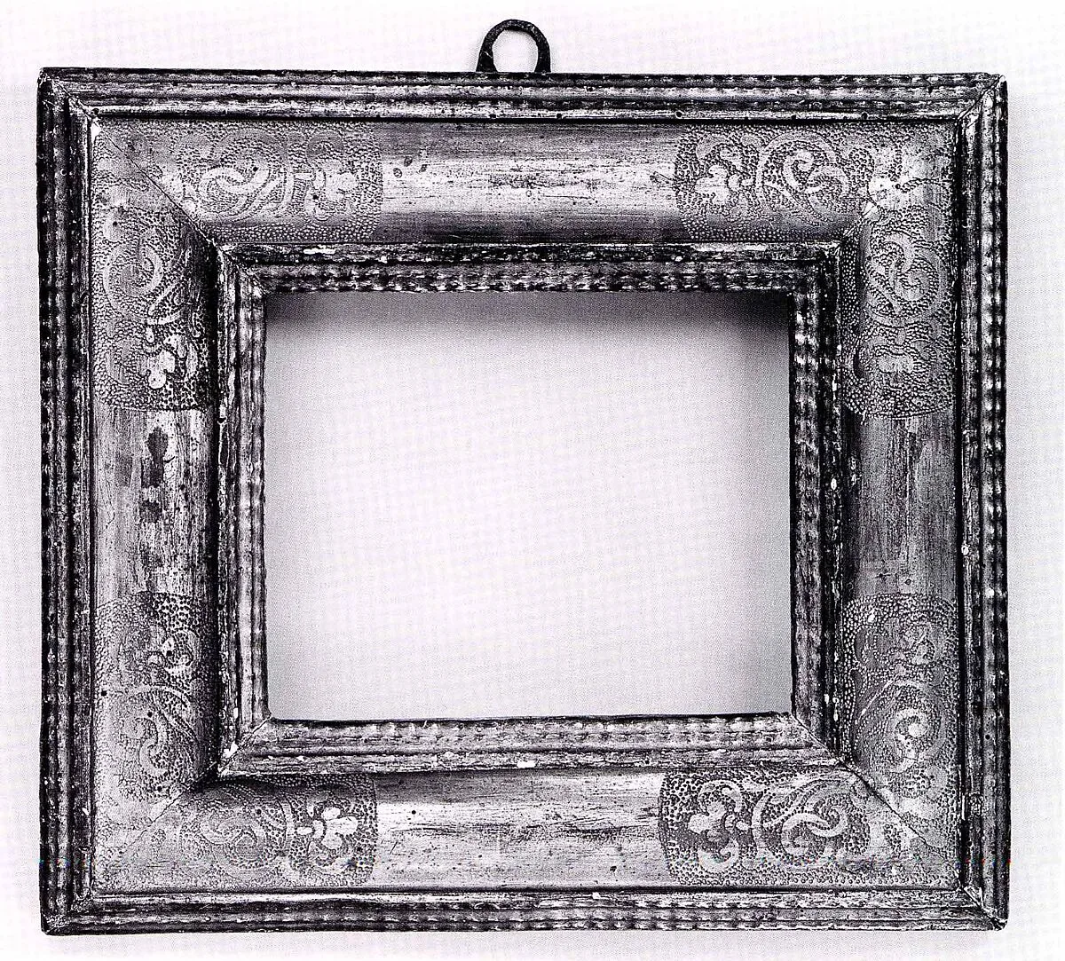 Gilt ripple frame — Unknown