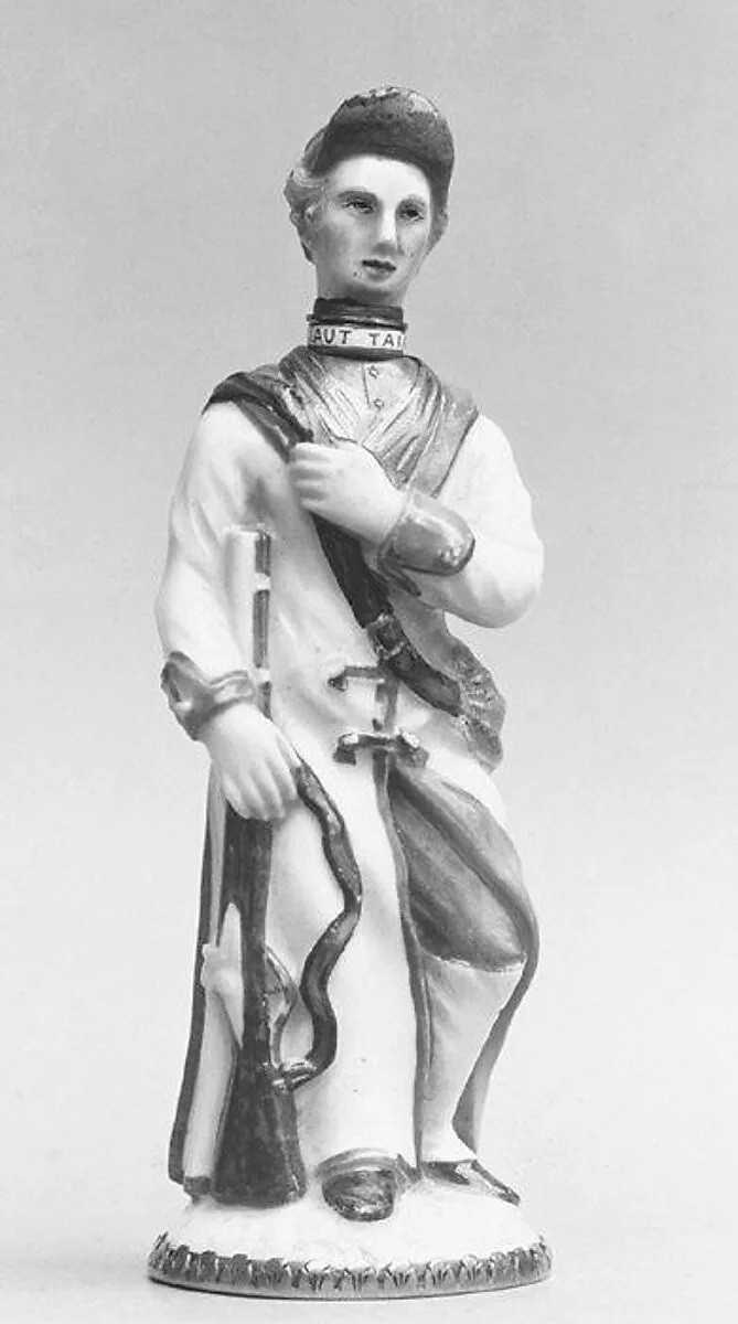 Scent bottle in the form of a hunter — Meissen Manufactory