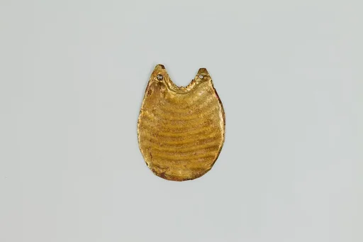 Collar amulet