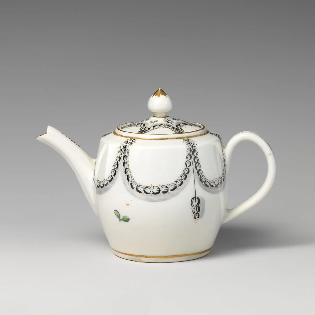 Miniature teapot (part of a service) — Caughley Factory