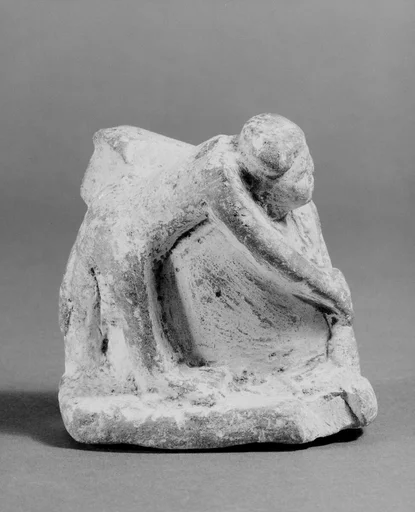 Statuette of wrestlers