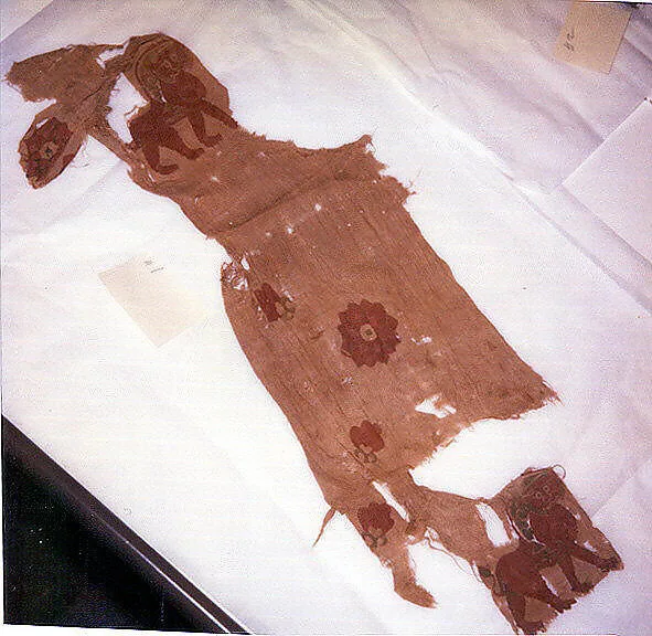 Textile fragment — Unknown