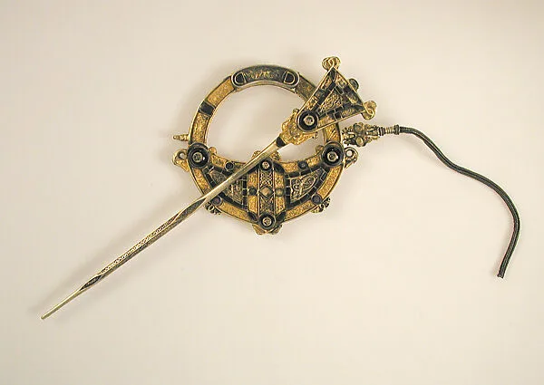 Tara Brooch — Elkington & Co.