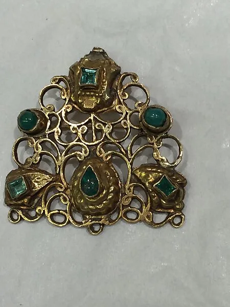 Head Ornament/ Pin — Unknown