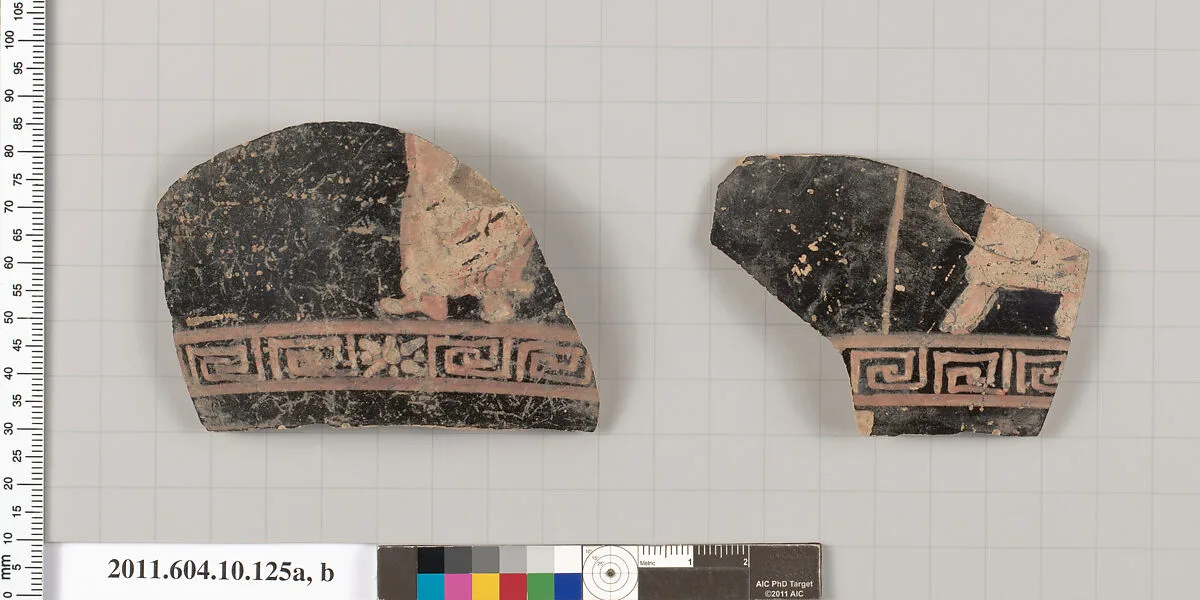 Terracotta fragments of a closed shape — Unknown