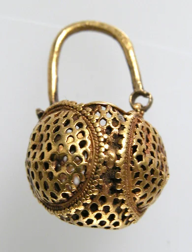Gold "Basket" Earring