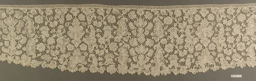 Sleeve trimming (Engageantes)