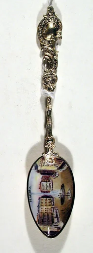 Souvenir spoon with view of plaza and fountain