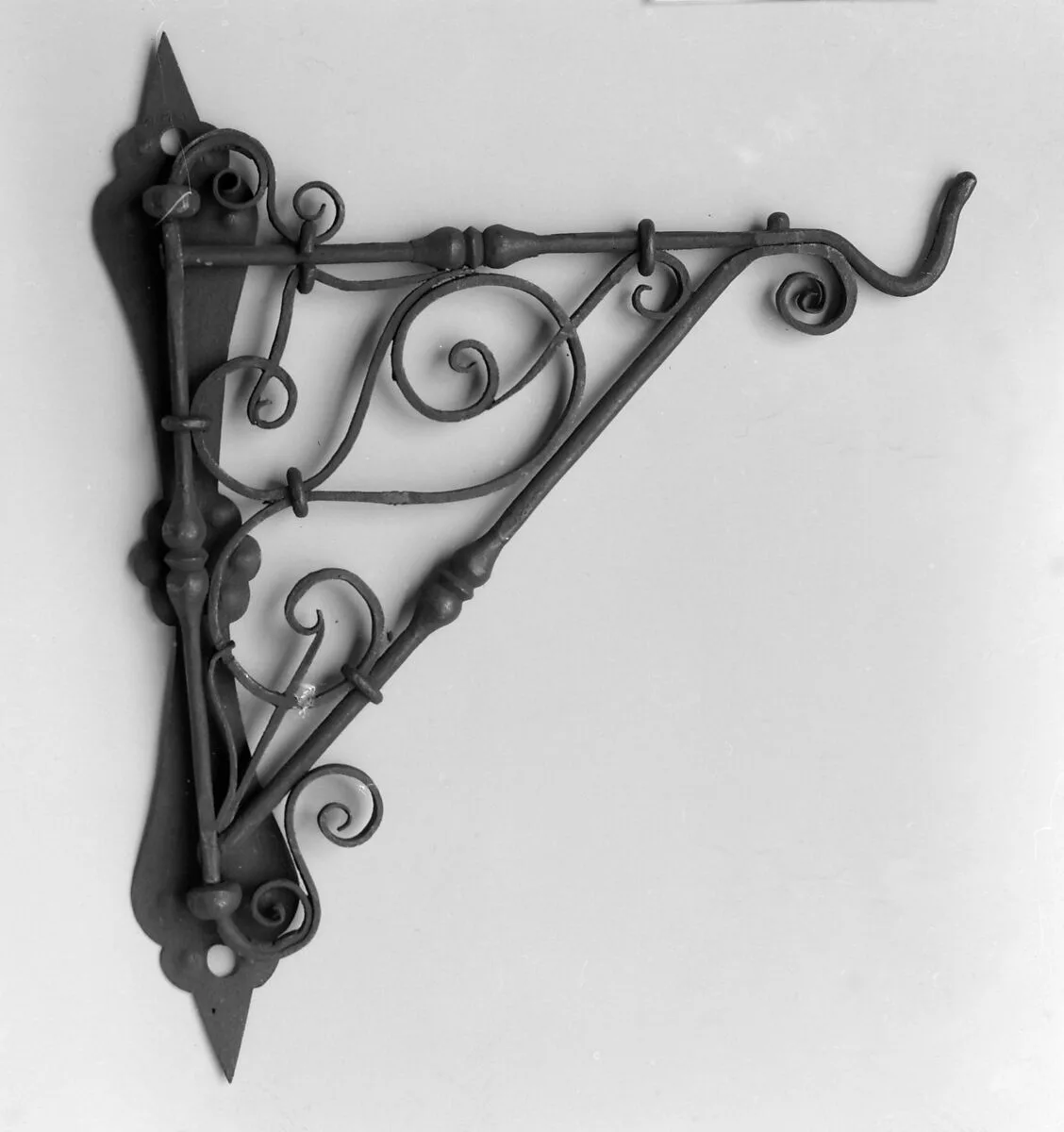 Wall bracket — Unknown