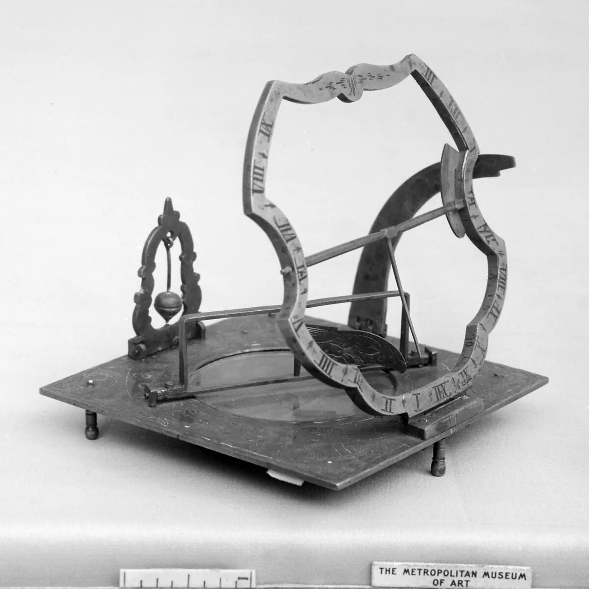 Portable equatorial sundial — Lorenz Gräsl