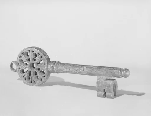 Pin key