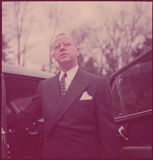 [53 Portraits of Kenneth Towe of American Cyanamid, for Fortune Business Executive Profile]
