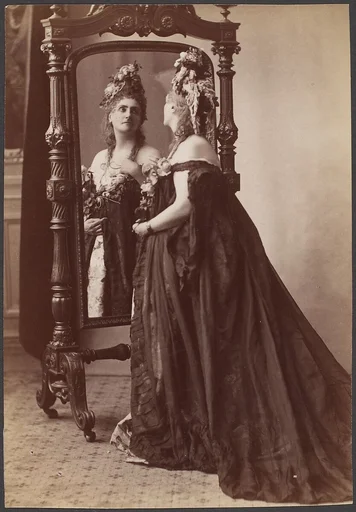 [Countess de Castiglione, from Série des Roses]