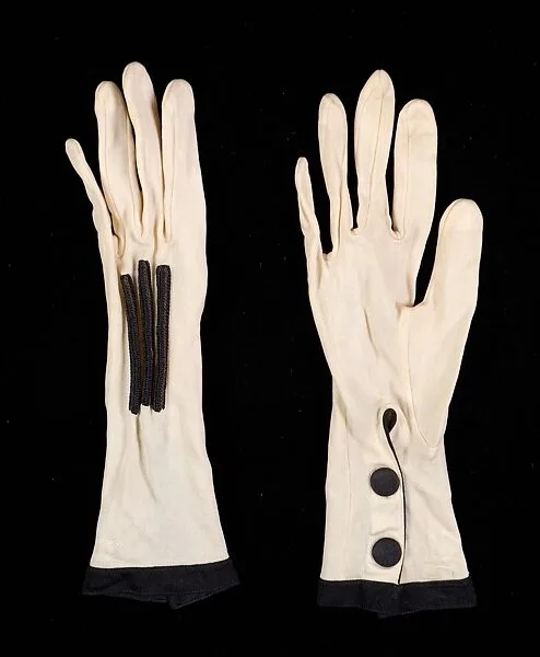 Gloves — Julius Kayser & Company