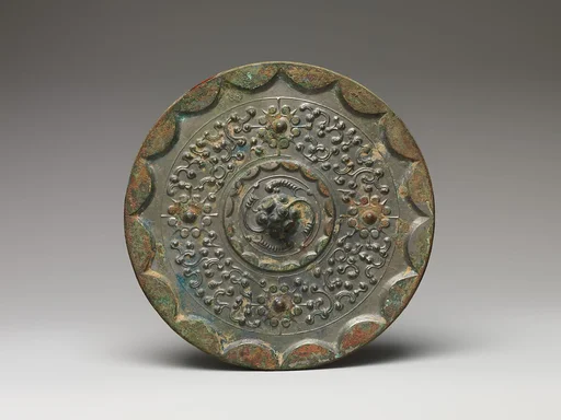 漢 星雲紋銅鏡|Mirror with dragons and knob-and-swirl design