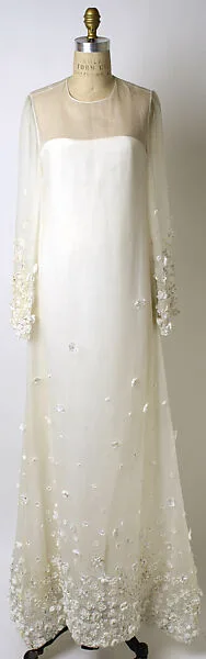 Wedding ensemble — Oscar de la Renta|Oscar de la Renta, LLC.