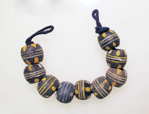 Glass eye beads