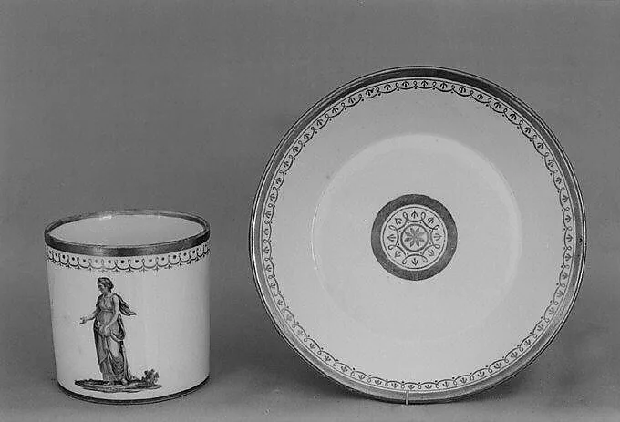 Saucer (part of a coffee service) — Nymphenburg Porcelain Manufactory