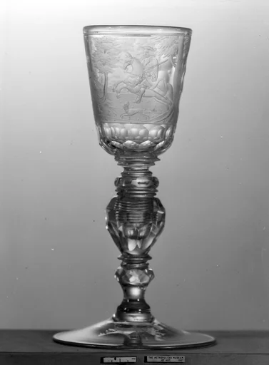 Standing cup