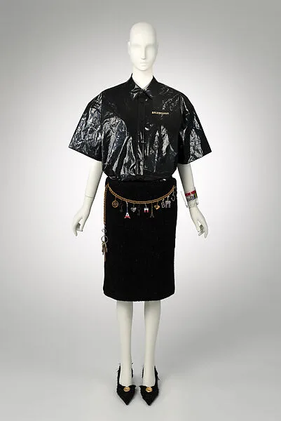 Ensemble — House of Balenciaga|Demna Gvasalia