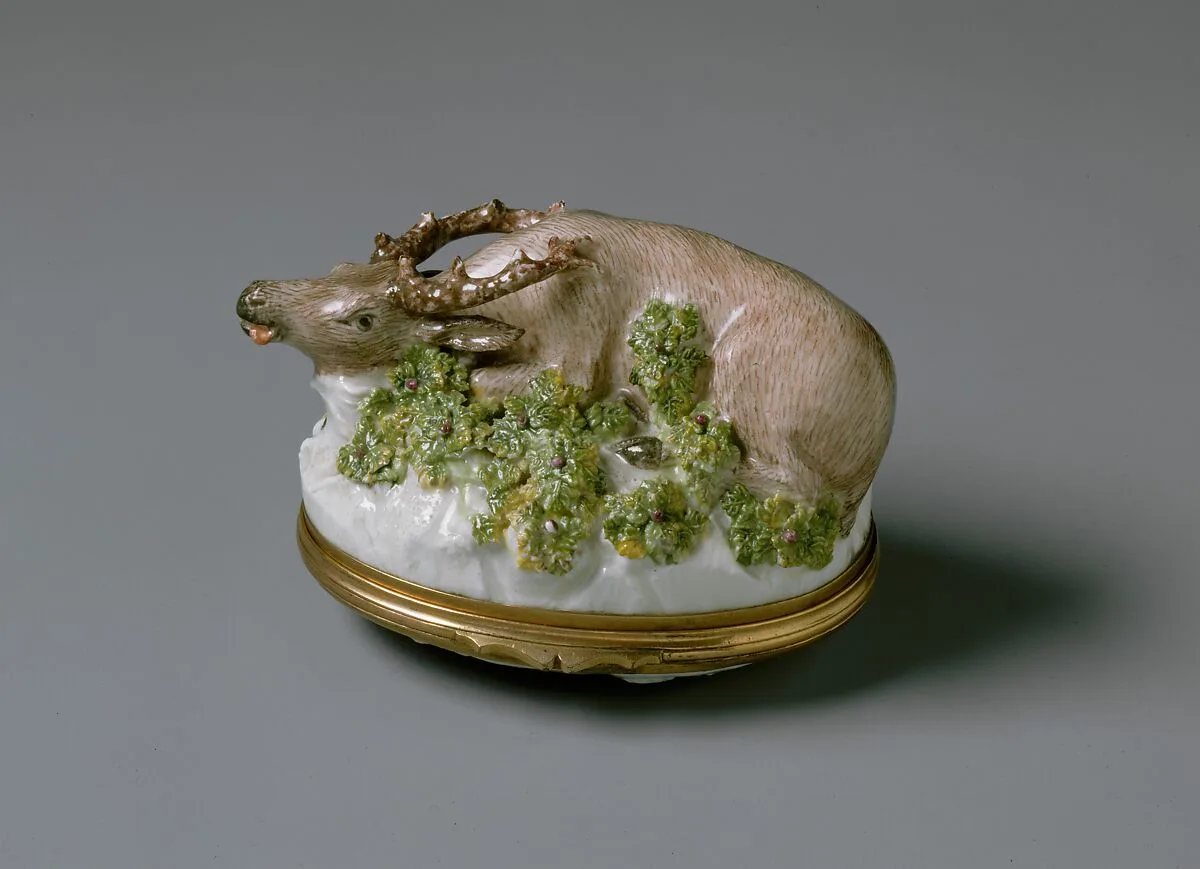 Snuffbox in the Form of a Stag — Ludwigsburg Porcelain Manufactory
