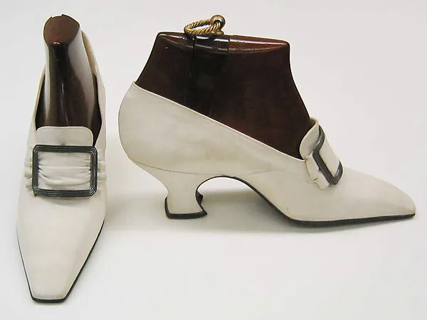 Pumps — Pierre Yantorny