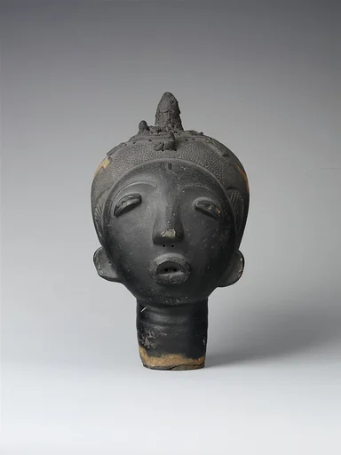 Memorial Head (Ntiri)
