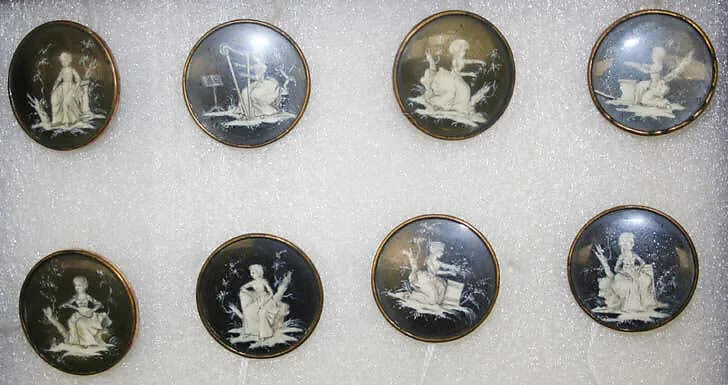 Button — Unknown