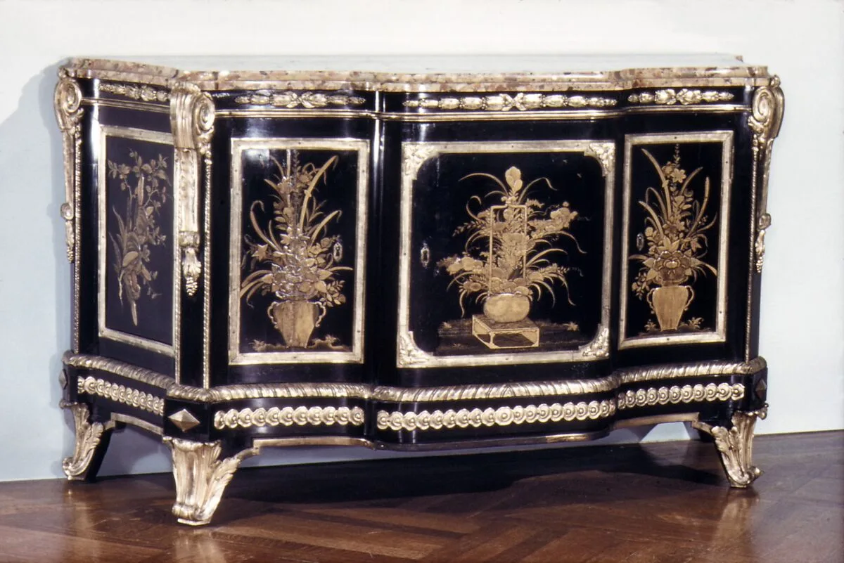 Commode — Bernard III van Risamburgh