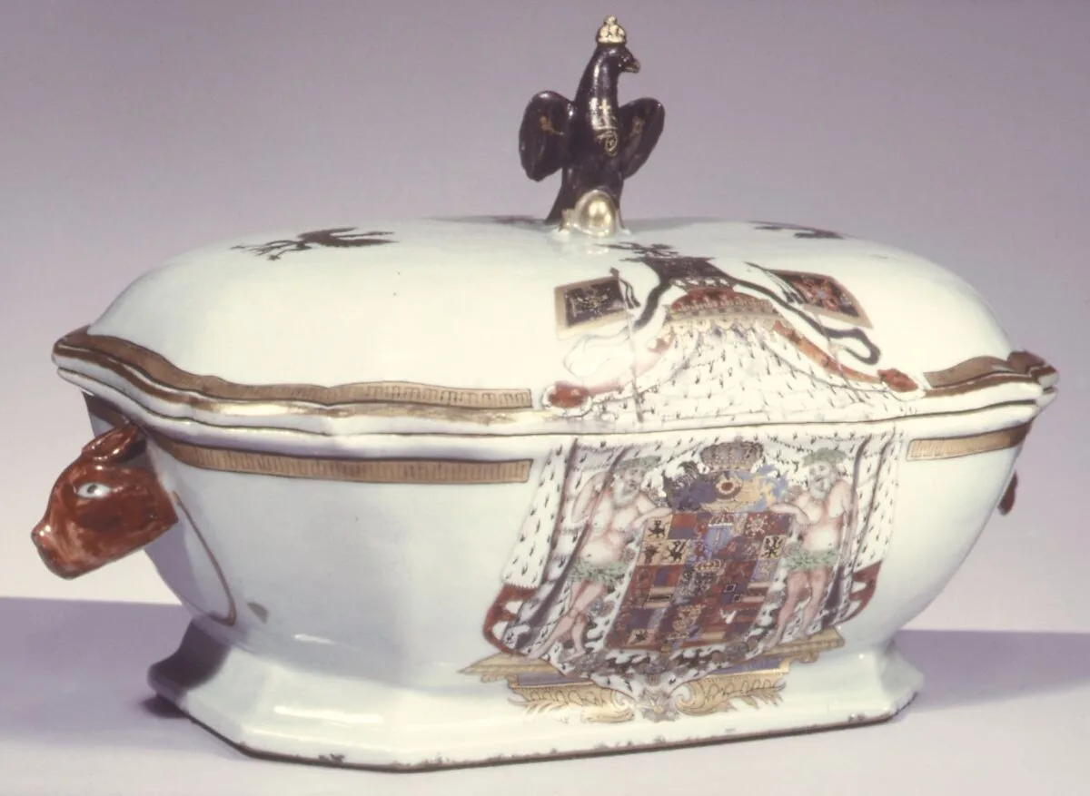 Tureen with cover — Unknown