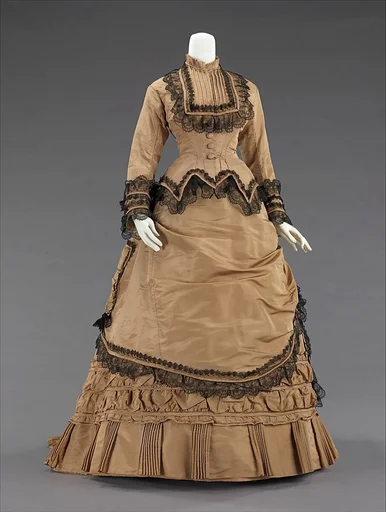 Walking dress