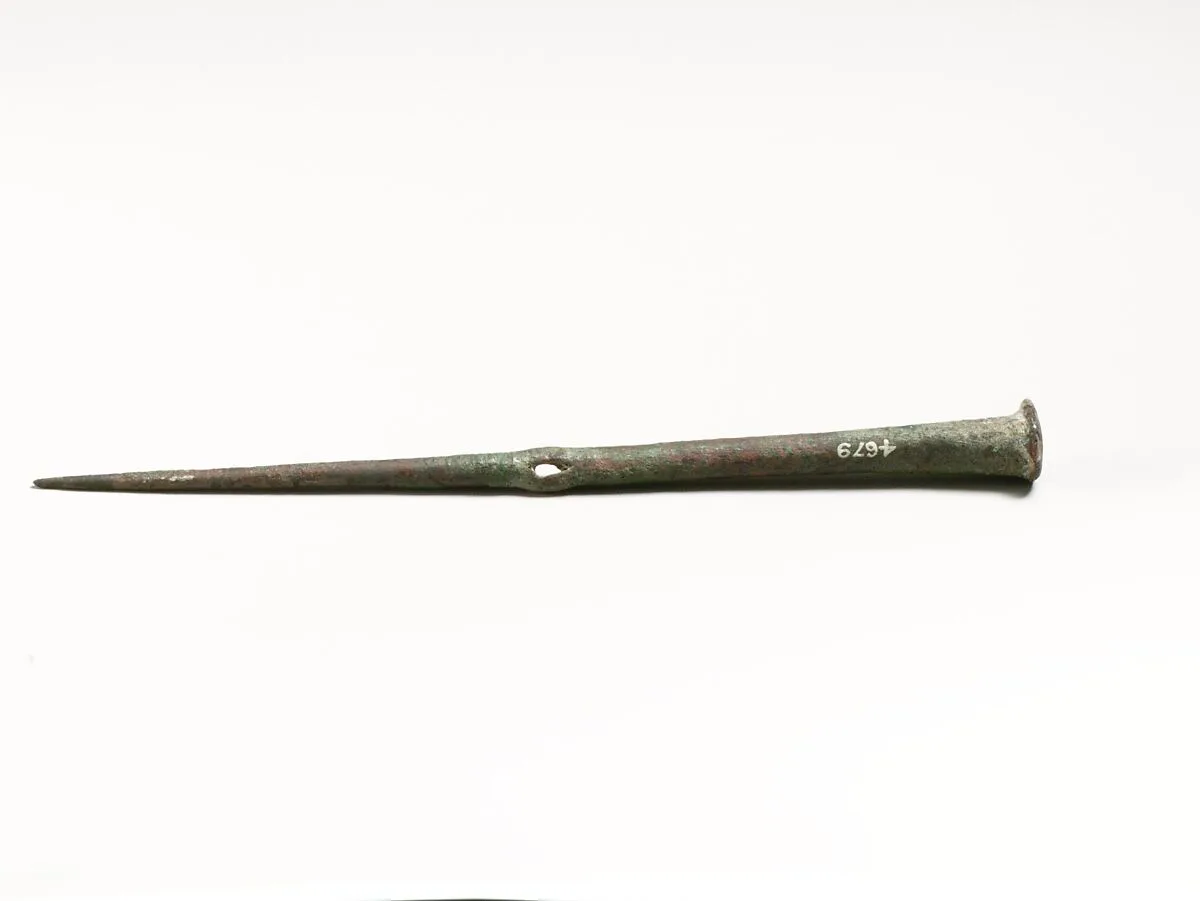 Bronze eyelet-type pin — Unknown