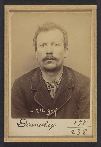Damalix. Émile, Auguste. 37 ans, né à St-Claude (Doubs). Charpentier. Anarchiste. 19/3/94.