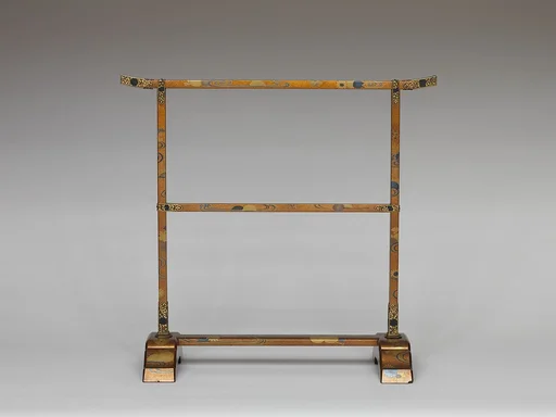 菊に流水模様手拭掛け|Hand-towel Rack (Tenugui kake) with Chrysanthemums and Meandering Stream